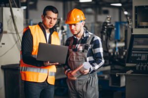 Les métiers de l'industrie qui recruteront le plus horizon 2025